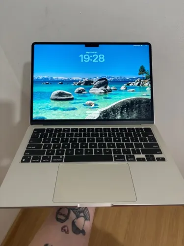Macbook air M3 8gb 256 2024