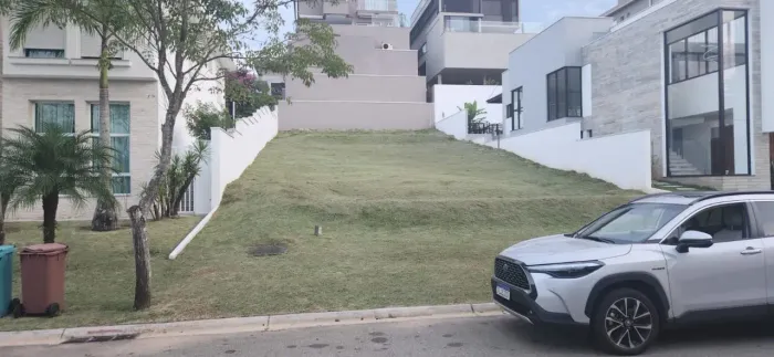 Terreno em Condomínio para Venda em Santana de Parnaíba, Alphaville