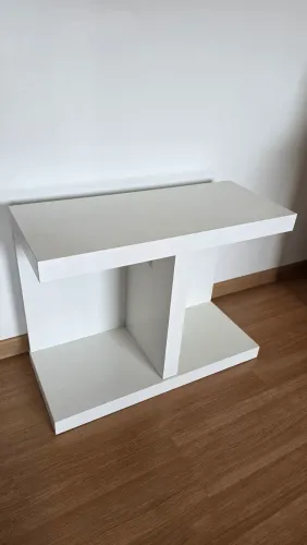 Mesa lateral de decoração