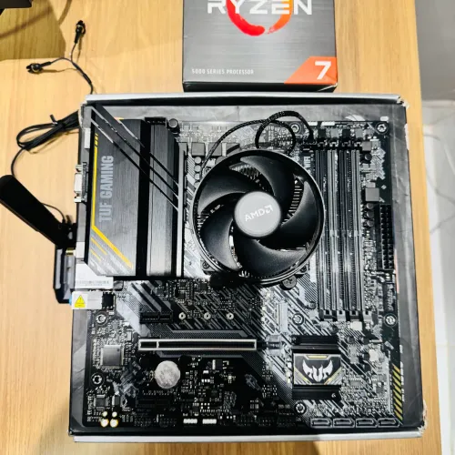 Processador AMD Ryzen 7 5700G + Placa Mãe ASUS TUF Gaming A520M-Plus WiFi