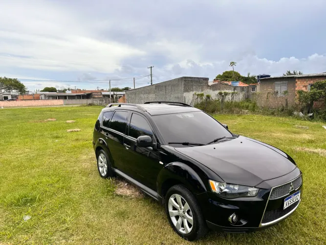 Mitsubishi Outlander 2.0 16V 160cv Aut. 2013