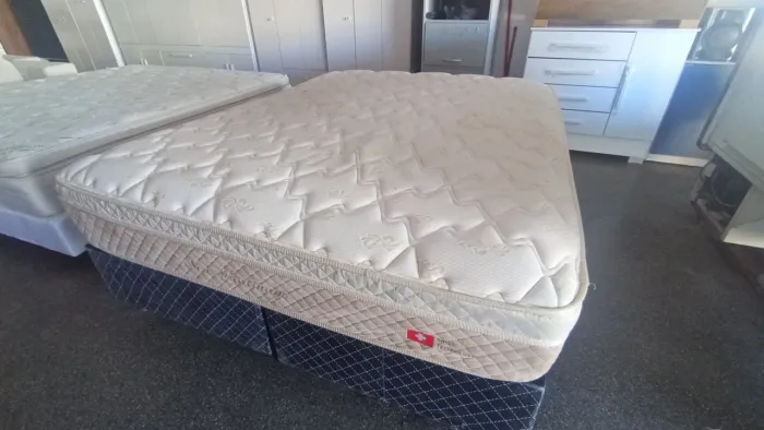 Cama box Queen size Colchão Herval molas ensacandas bambú