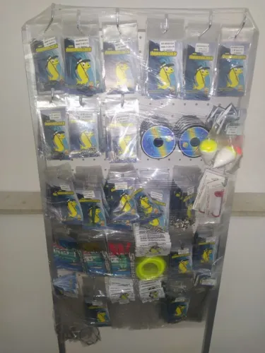 FABRICA DE ARTIGOS DE PESCA ADMITE VENDEDOR