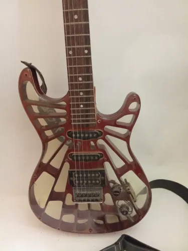 Vendo Guitarra Skeleton Strat em Porto Alegre