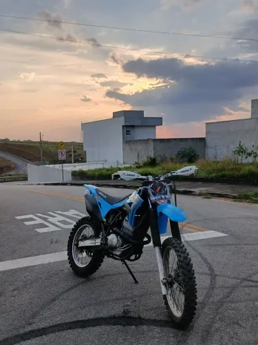 Moto de trilha