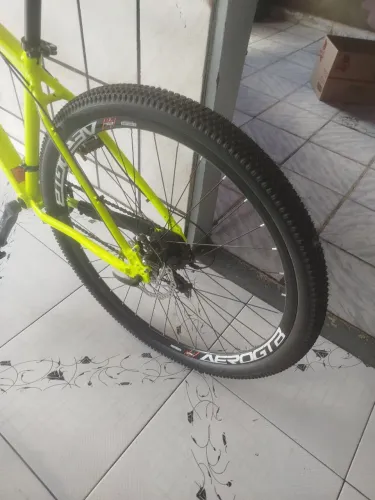 Vendo bicicleta novinha