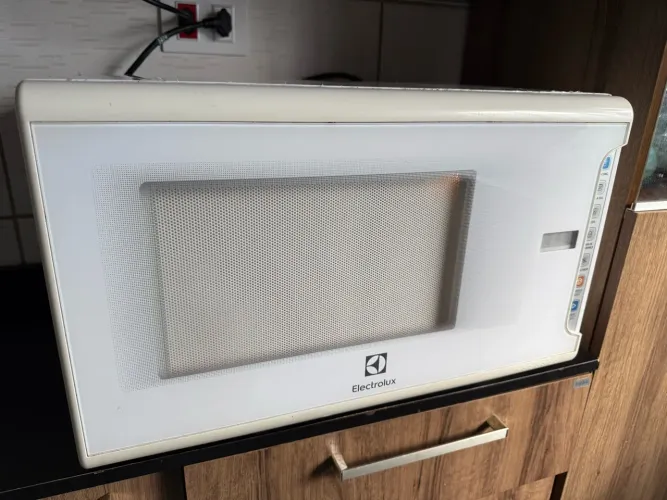 Microondas eletrolux branco