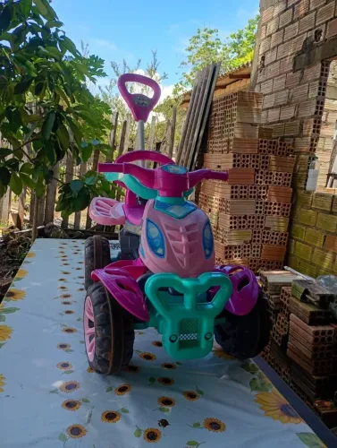 Carro de passeio menina