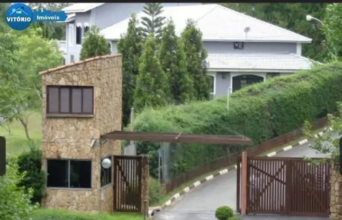 Terreno em condomínio á venda na cidade de São Roque !
