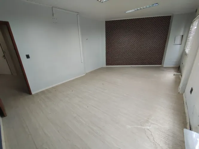 Salas comerciais total de 9, recepção, 2°PISO - sem elevador!!