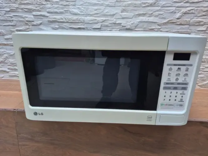 Microondas LG 30litros 800W Easy Clean