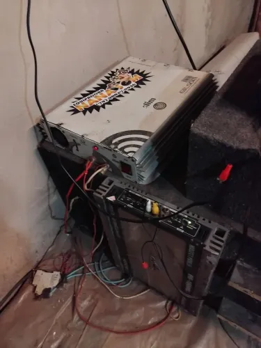 Vende um som de mala de carro