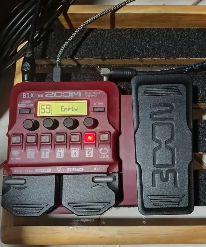 Zoom B1X Four