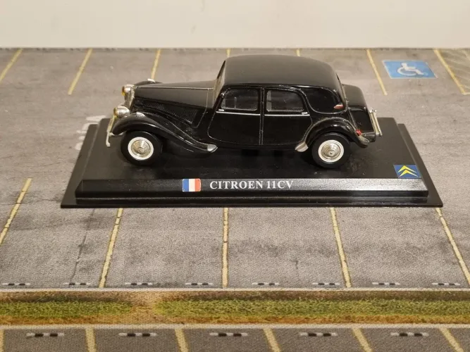 Miniatura Carro Citroën 11CV (1/43)