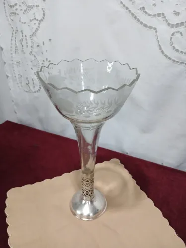 Antigo Vaso Floreira De Cristal Lapidado 