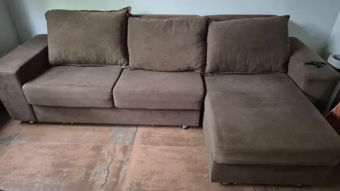 Sofa Marrom Bonito e Moderno Sala ou Escritório