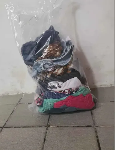 Lotes de roupas (ler descrição)