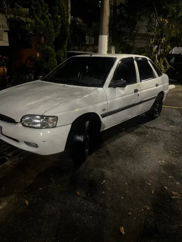 Ford Escort GL 1.8i 16V 4P 1997