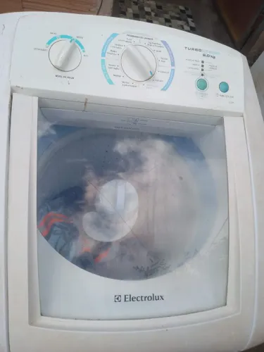 Vendo máquina de lavar roupa, Eletrolux 127v, aceito cartão Pix e espécie