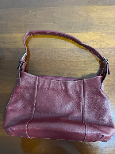 Bolsa vermelha em couro