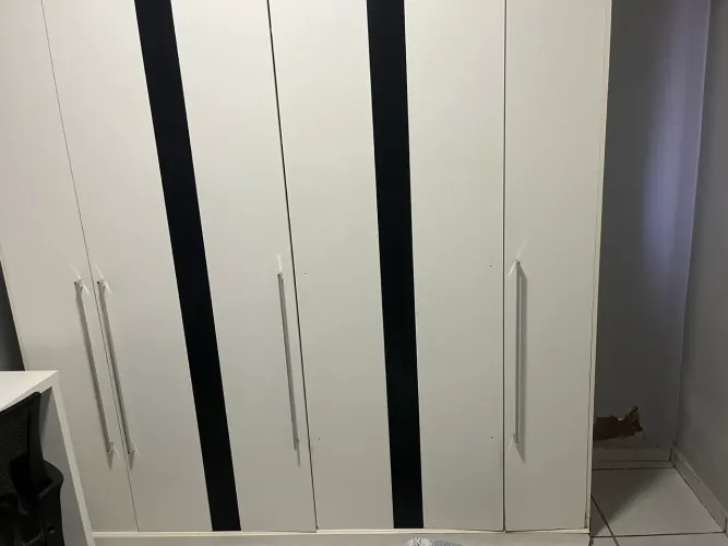 Guarda-roupa casal