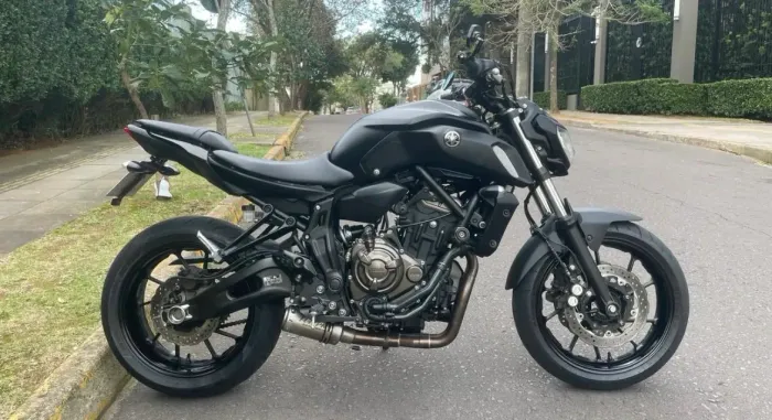Yamaha MT-07 ( entrada mais parcela )