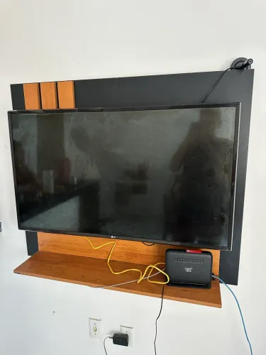 Painel de Tv novo sem marcas de uso