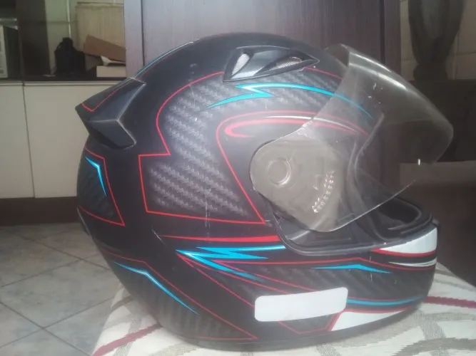 CAPACETE MUITO BOM 56/58