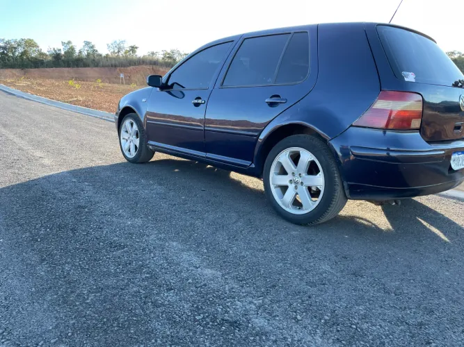 Golf 2.0 ano 2000 em dias
