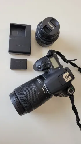 Canon EOS 77D