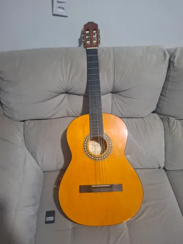 Violao vogga quebrado