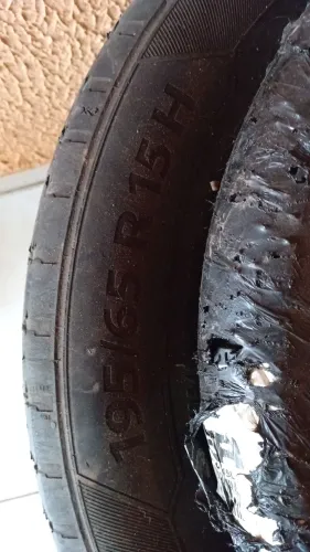 Vendo pneus 195/ 65 / r15