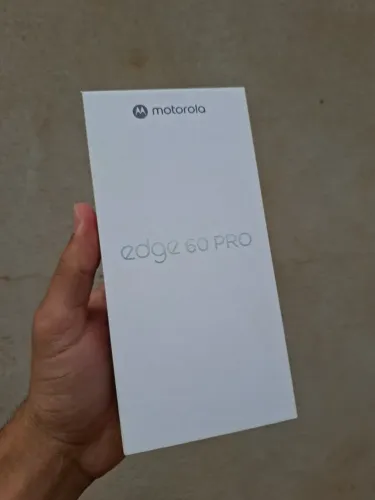 EDGE 60 PRO SEMI NOVO
