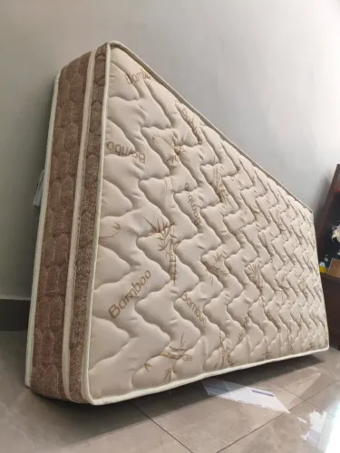 Colchão solteiro Luxo, novo sem uso, Aceito cartão e entrego!