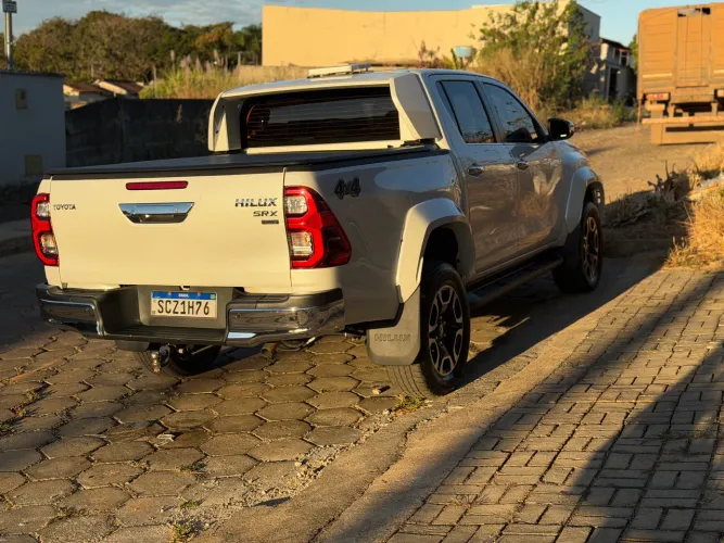 Toyota Hilux CD SRX Plus 4X4 2.8 TDI Die. Aut. 2024