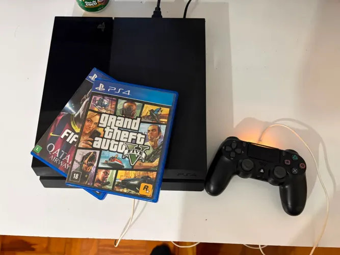 PS4 FAT - 500GB e 1 CONTROLE NOVO
