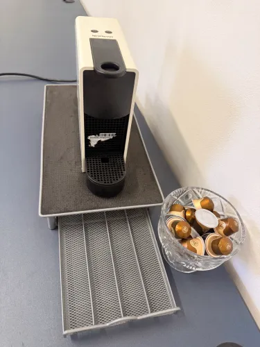 Cafeteira Nespresso semi nova