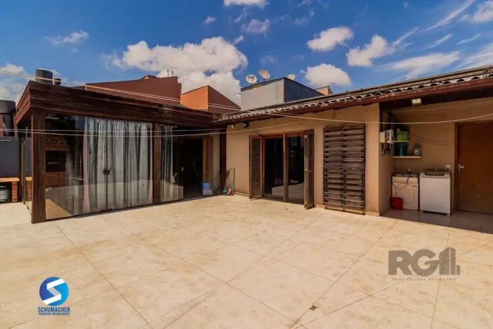 Cobertura 251m², 3 dormitórios, 2 vagas no bairro Teresópolis