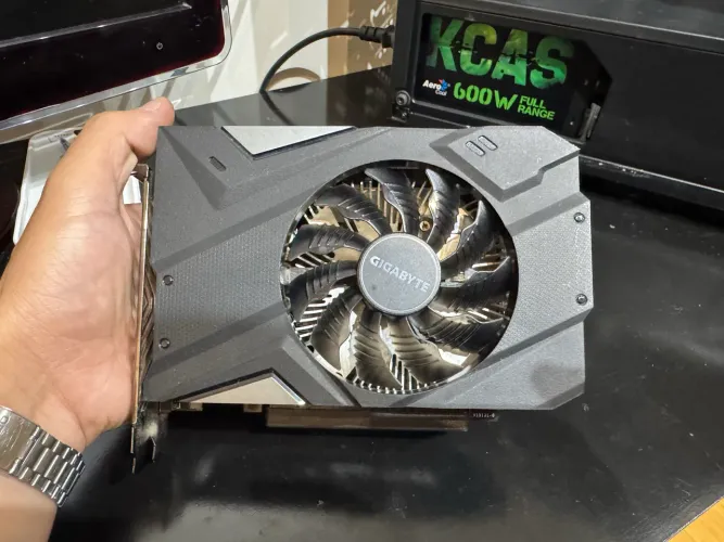 GTX 1650 SUPER 4GB - GIGABYTE