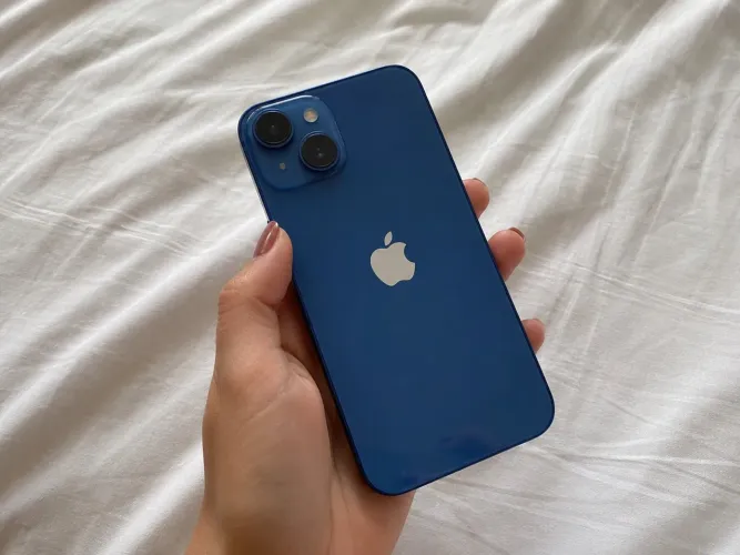 iPhone 13 azul