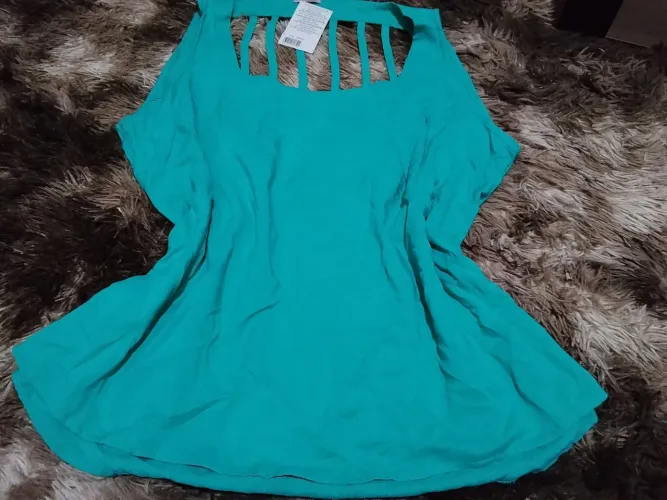 Blusa sem manga plus size 