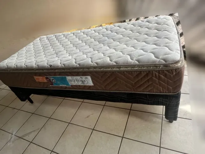 Cama de solteiro com colchão entrego Uberlândia.