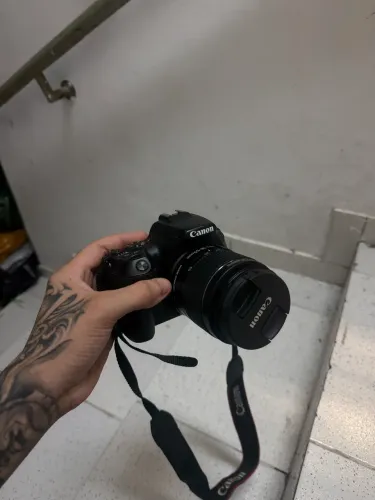 CANON EOS SL3 