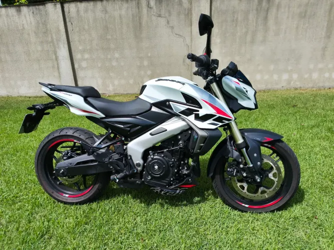 Bajaj NS400z 2026 - Impecável 