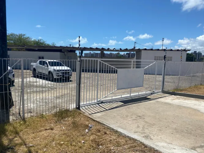 Alugo duas excelentes Áreas de 750 m2 cada uma, na Beira da Pista de Cabedelo