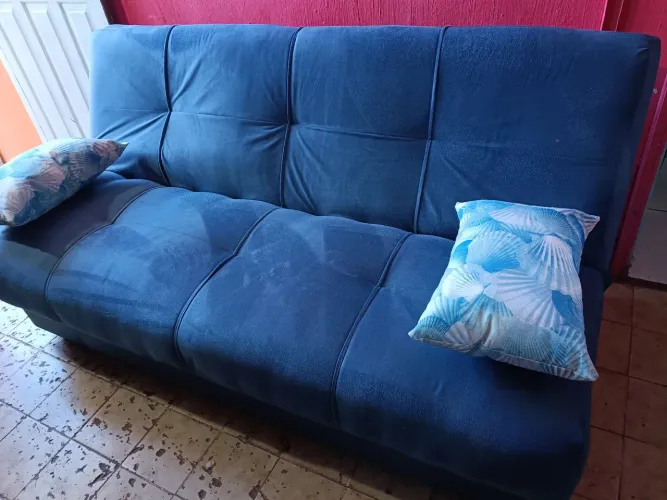 Sofá cama novo reclinável em tecido veludo azul... Acompanha almofadas..tm 1.90