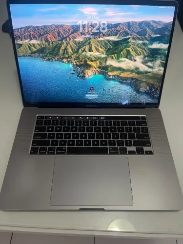 MacBook Pro Intel i7 16gb