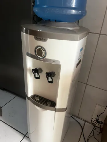 Bebedouro esmaltec semi novo