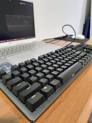 teclado mecânico RGB logitech g513