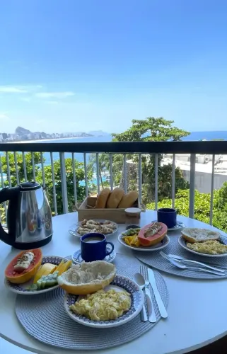 ST IMÓVEIS ALUGA APARTAMENTO COM VISTA DE CINEMA PARA MAR E PRAIA DO LEBLON!